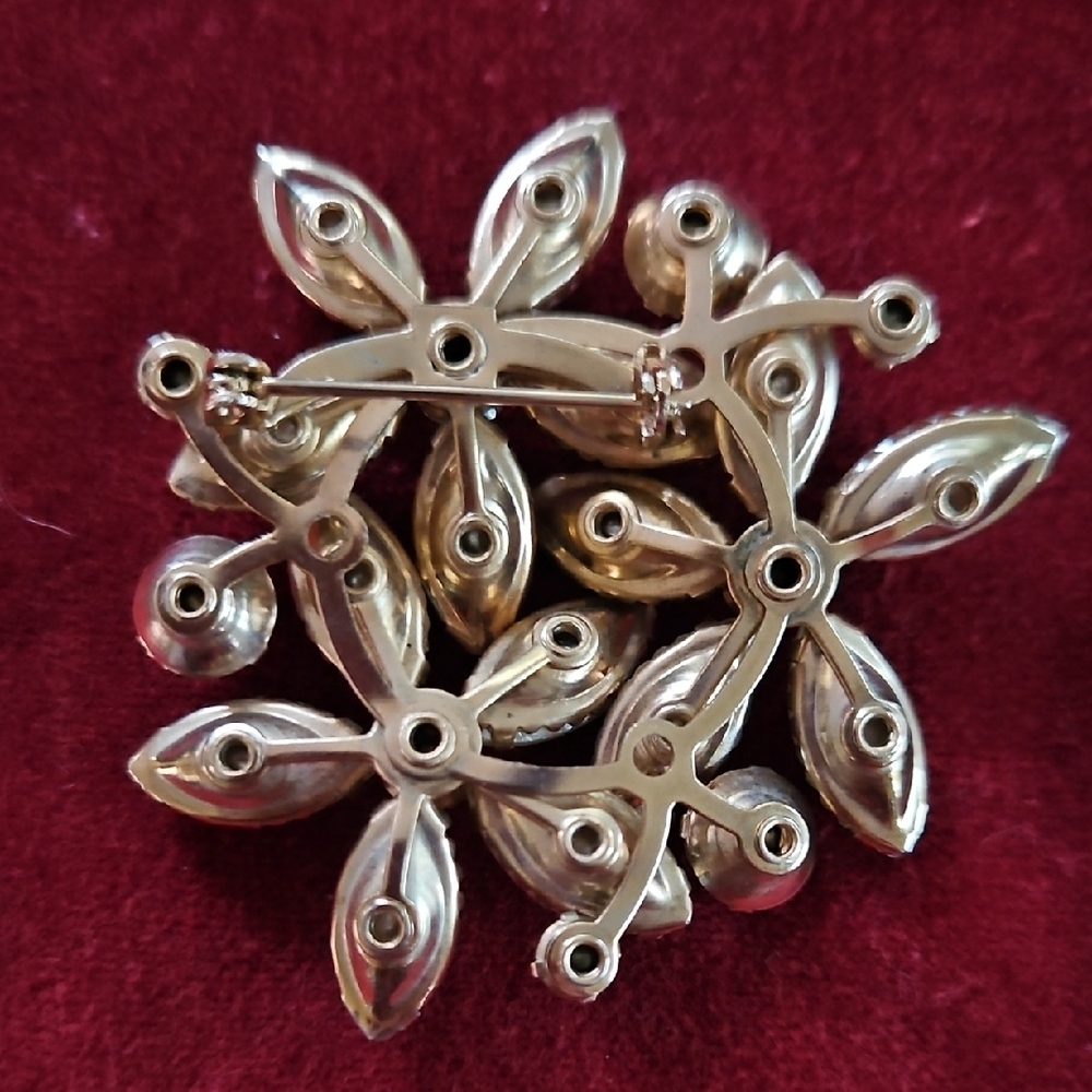 Vtg Floral Pearl Brooch with AB Crystals - Picture 2 of 3
